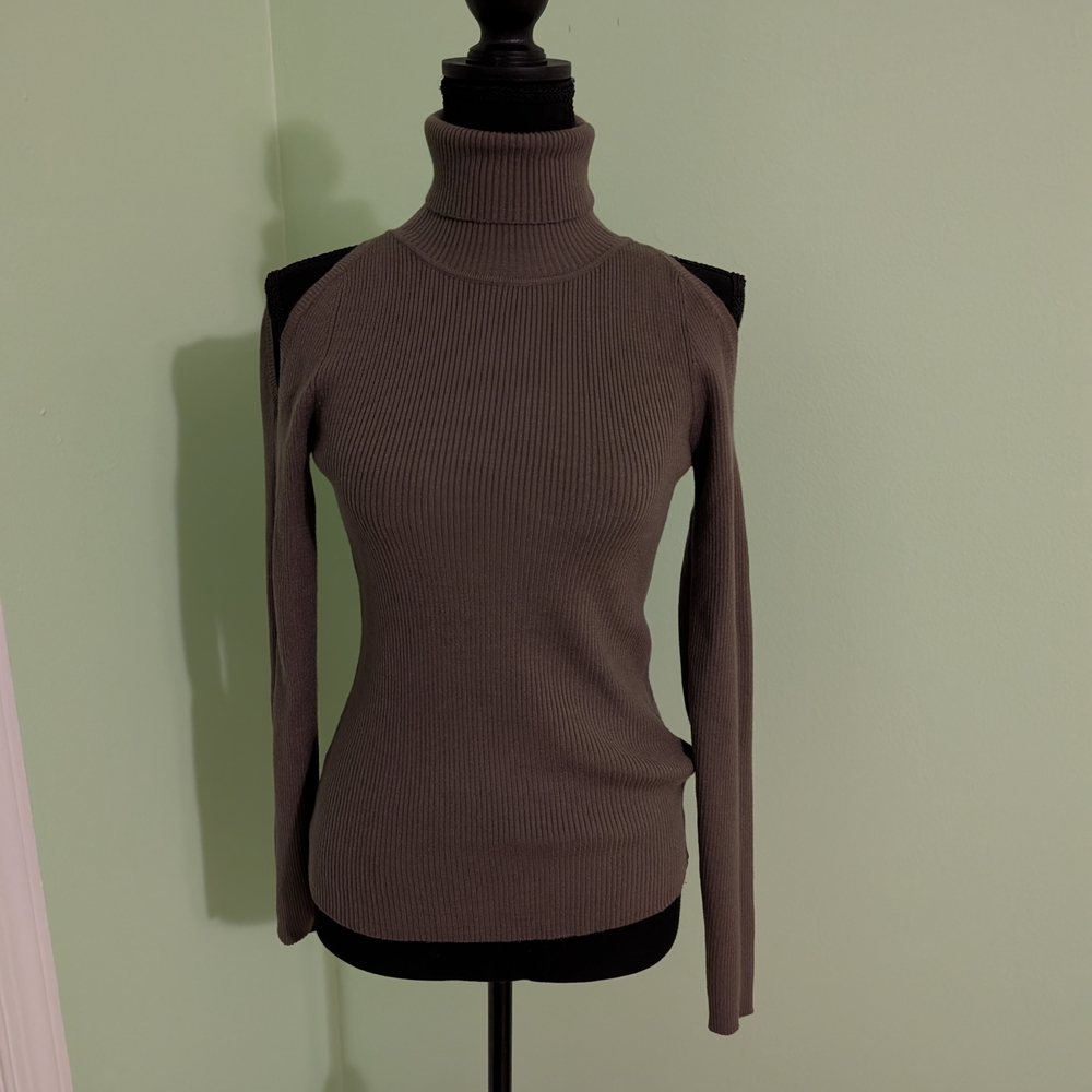 Women's Turtleneck Sweater - Olive Green